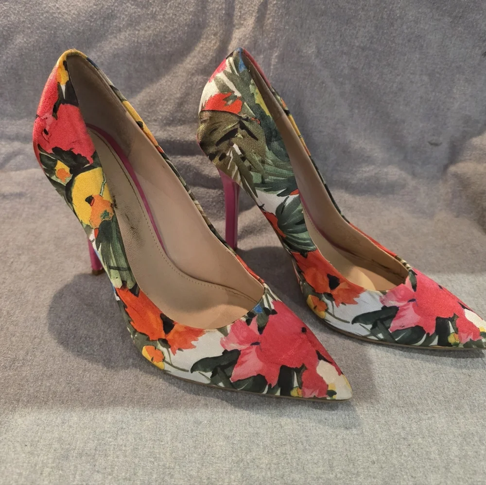 Guess Neodan Floral Satin Pumps Size 7